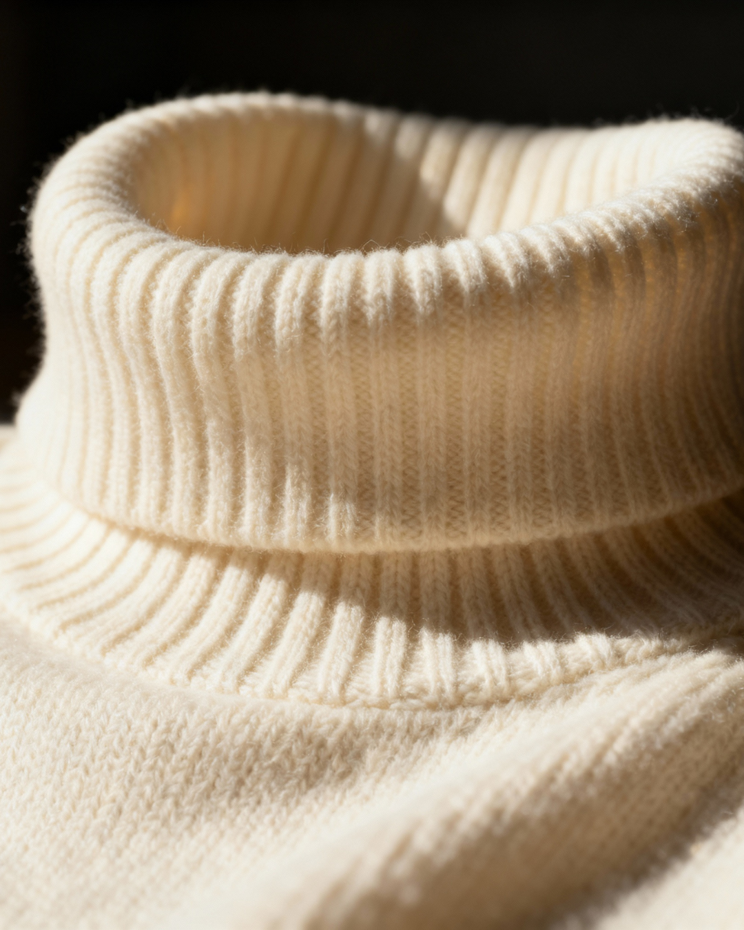Jess™ | Classic Knitted High Collar