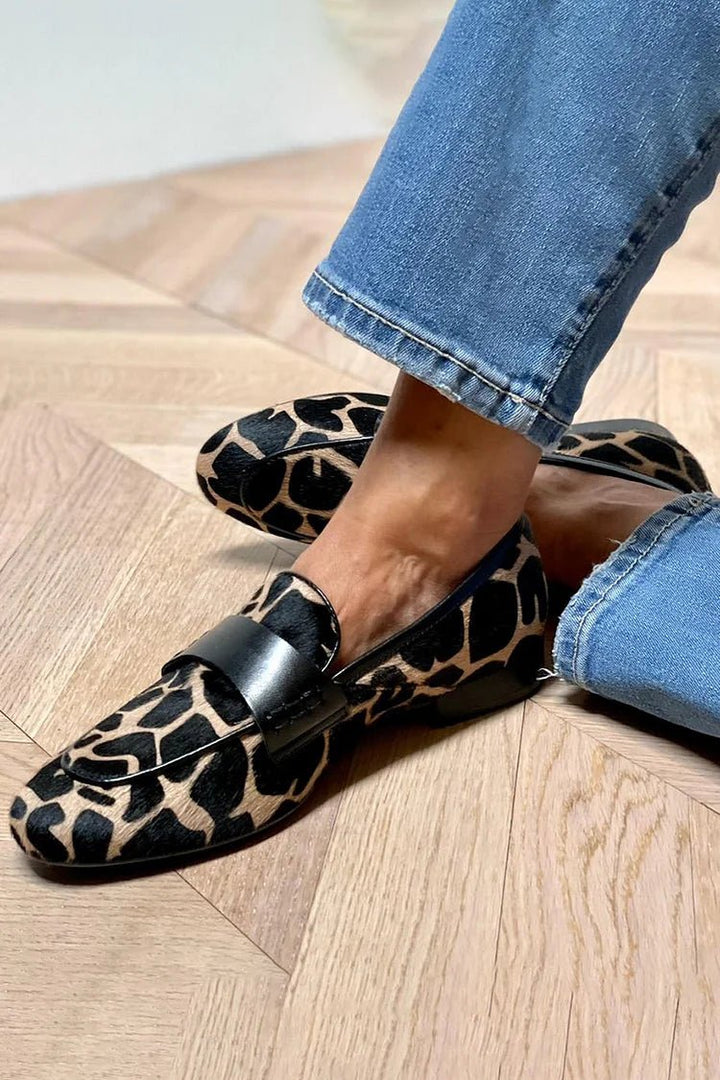 ANIMAL PRINT LOAFER WITH ELEGANT DETAIL - SUNDRA