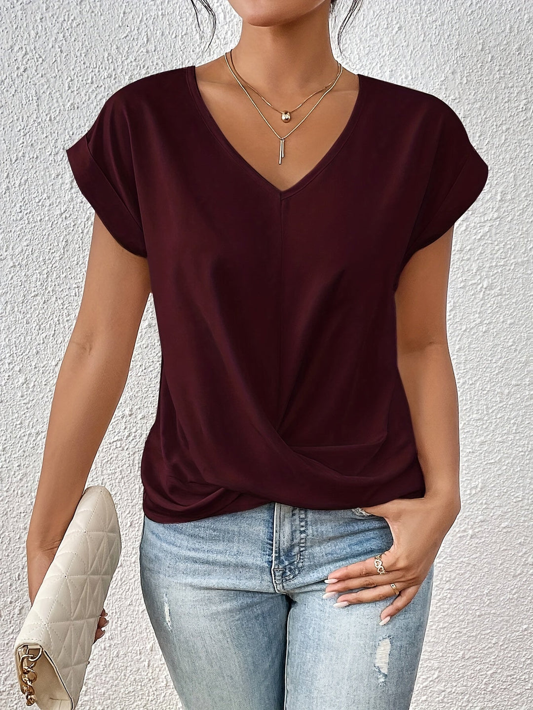 Cleo™ | Classic T-shirt With V Neckline - SUNDRA